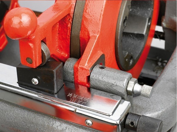 Электрический резьбонарезной станок Электрический резьбонарезной станок